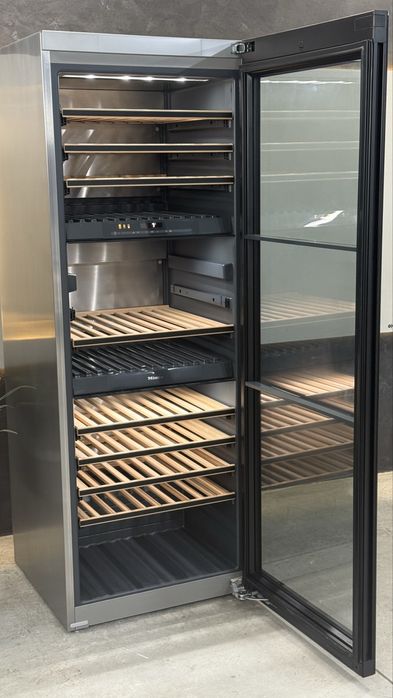 Винний холодильник KWT 6834 SG!!