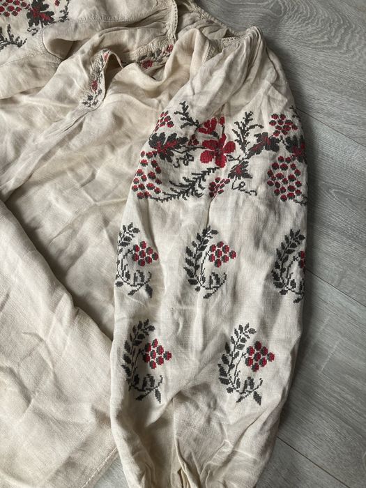 Сорочка з домотканного полотна, домотканний рушник