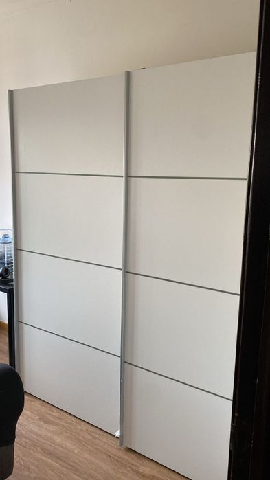 Movel guarda-fatos ikea