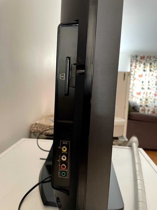 Televisão c/ comando 26" Sony KDL-26U4000