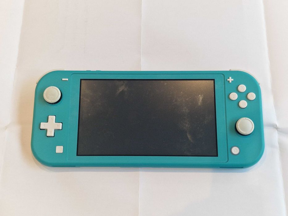 Consola Nintendo Switch Lite com o jogo FIFA em ótimo estado