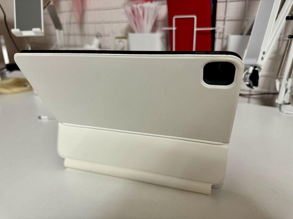 Apple Magic Keyboard для iPad Air и Pro 11