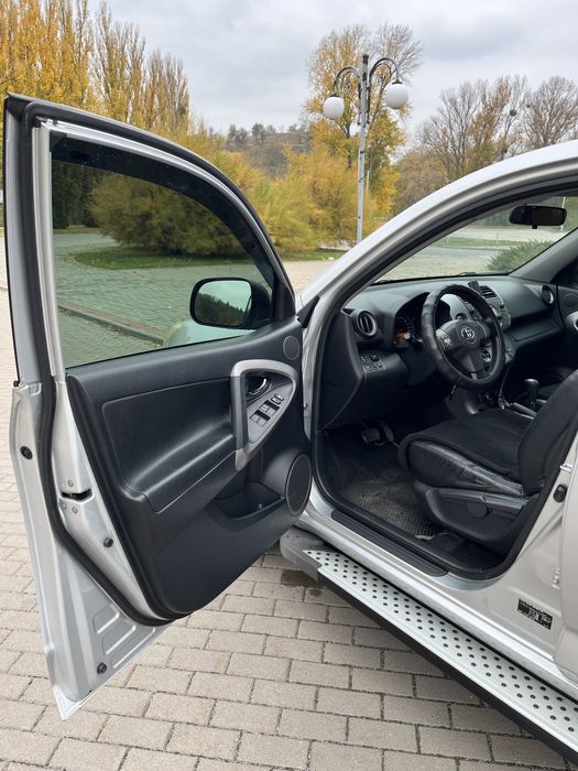 Продам Toyota RAV4 2007 року
