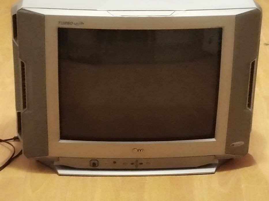 Продам телевізор LG, б/у