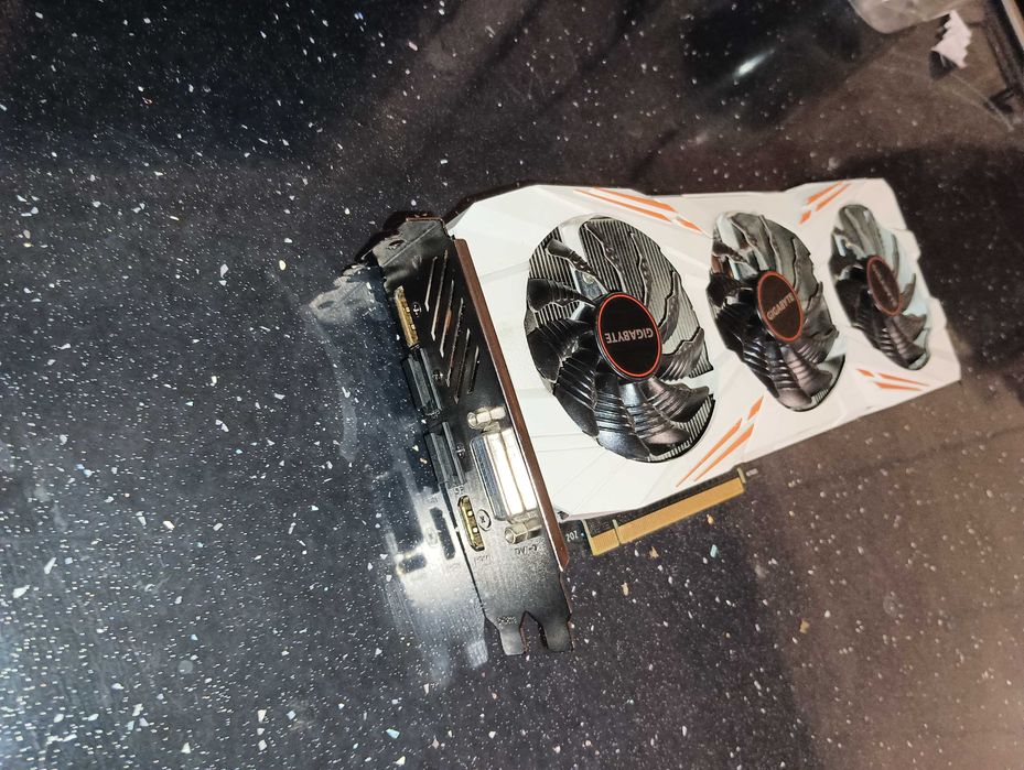 1080 TI 11GB Gigabyte 352 bit як RX5700XT RTX 3060 TI робоча з тестами