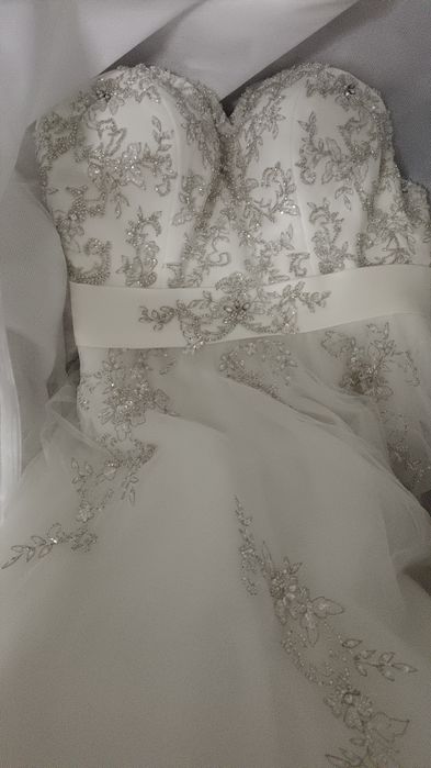 Suknia ślubna w typie księżniczki