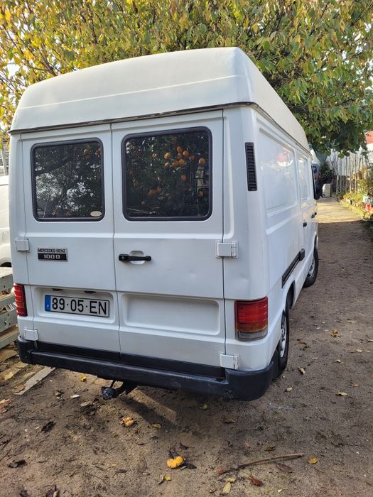 Mercedes  Benz Mb100