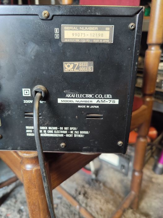 Wzmacniacz Akai am-75