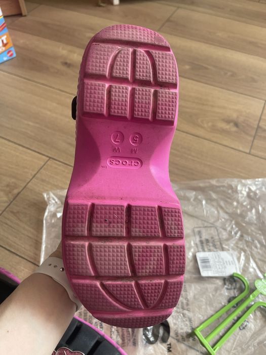 Crocs для дівчинки з куромі ,оригінал