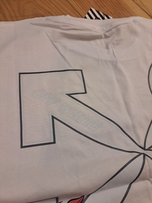 T-Shirt OffWhite branca