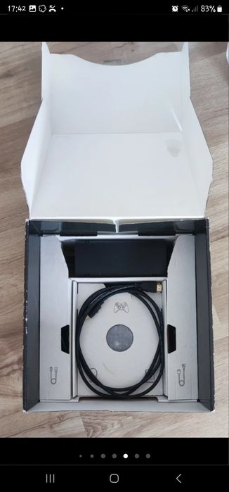 Xbox 360 S como nova edição Halo na caixa