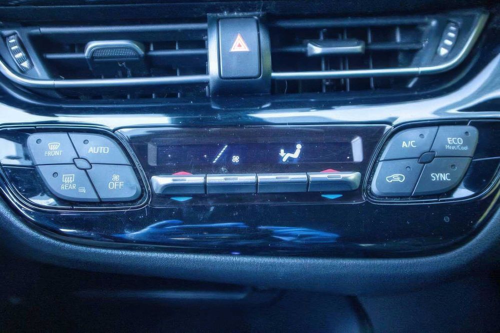 Toyota C-HR Limited      2019