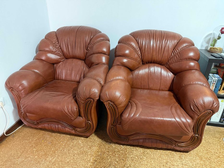 Poltronas castanhas