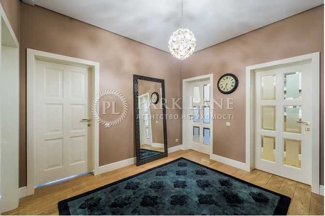 Березівка. КМ Козирна Карта. Будинок з дуже гарним ремонтом.