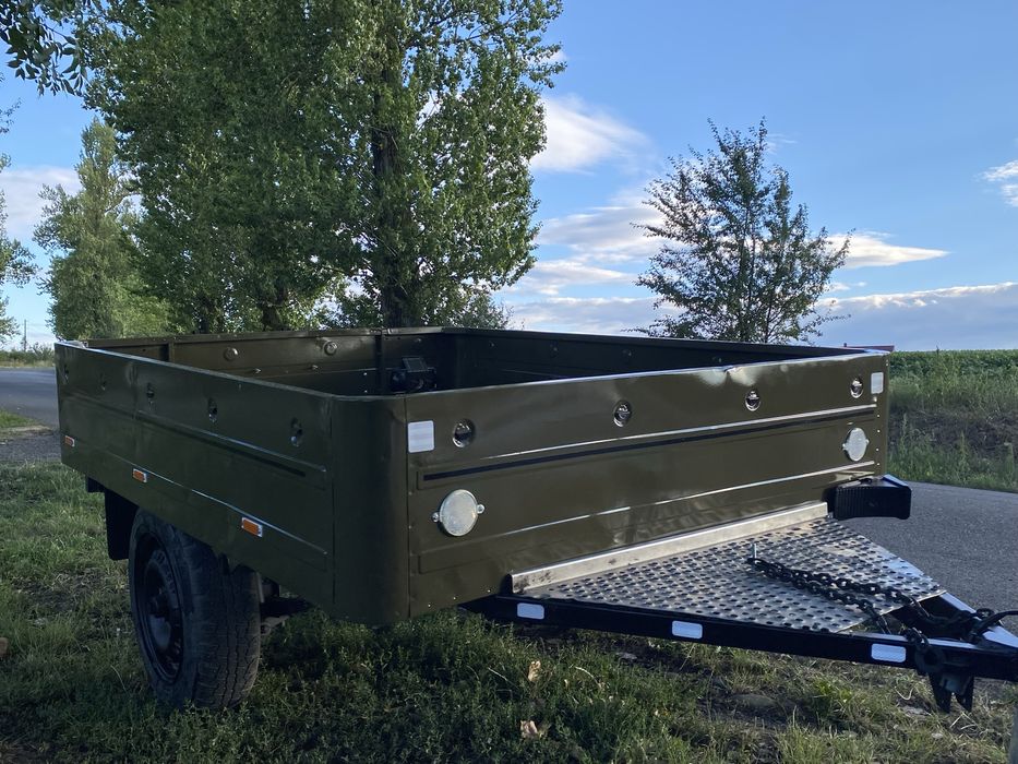 Прицеп автомобільний