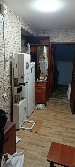 Не ставте батареї на підлогу. Використовуйте правильну стійку