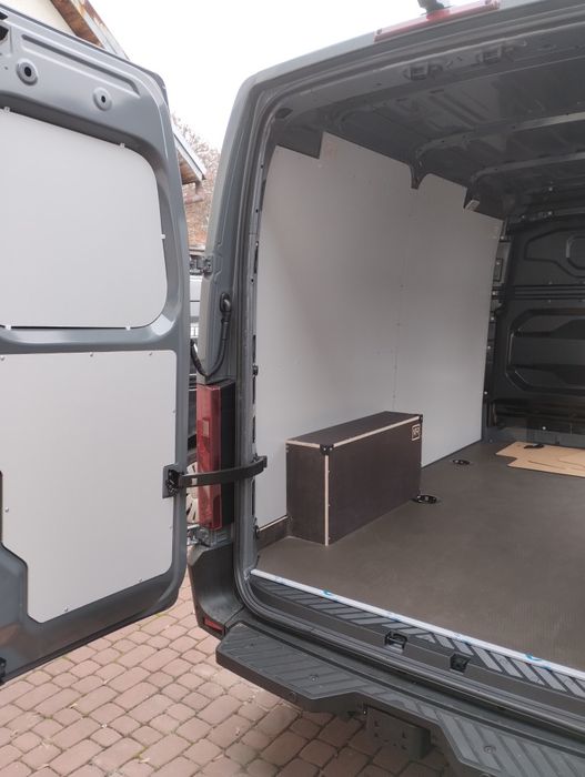 Zabudowa Renault MASTER IV L2H2, podłoga, ściana, nadkola