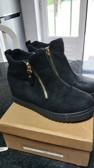 Botins  com fechos dos lados tam 38