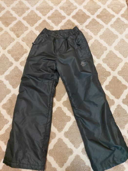 Calça para neve nova 9/10 anos