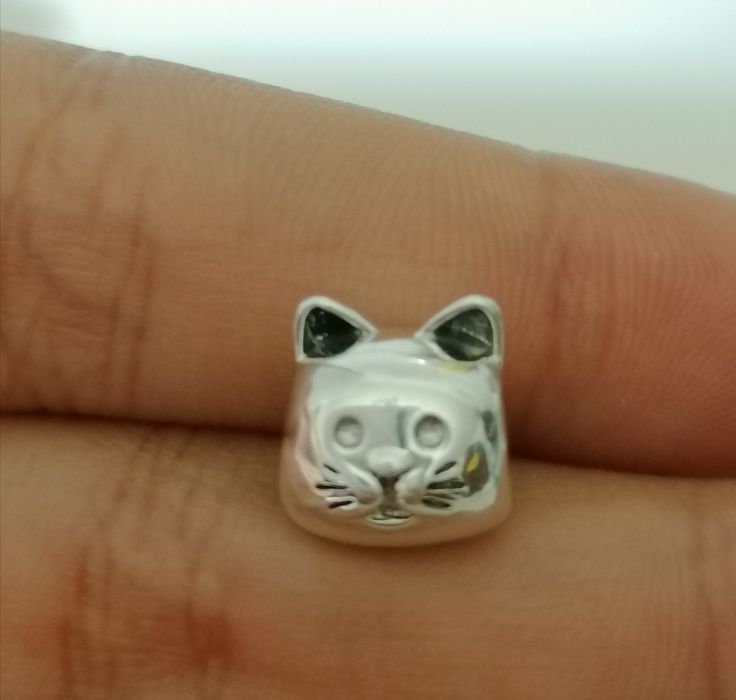 Peça de prata gato
