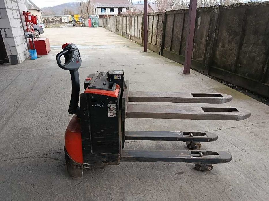 Продам електроштабелер Toyota BT