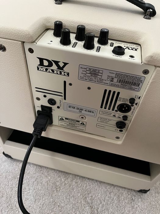 Amplificador Guitarra DV MARK Jazz 12