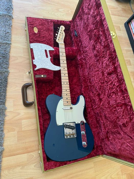 Fender Japan Hybrid II Telecaster Indigo + Hardcase + Pickguard Extra (MIJ)