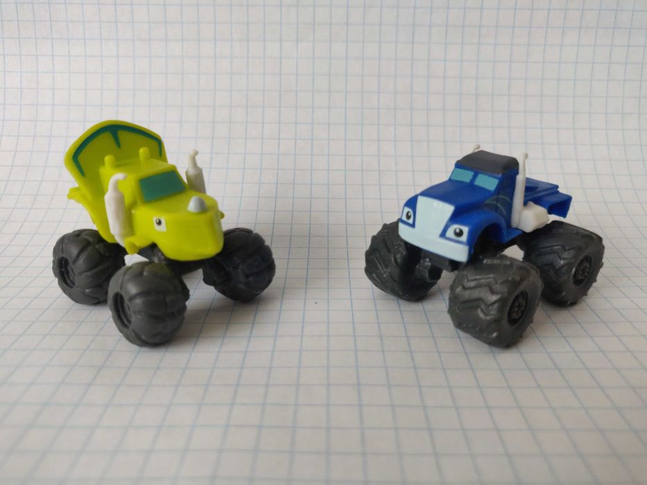 Машинка Blaze & The monster machines Вспыш , Крушила и Зег.