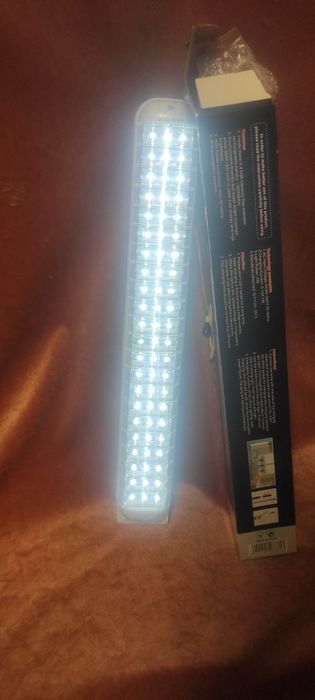 Лампа аварийная на аккумуляторе