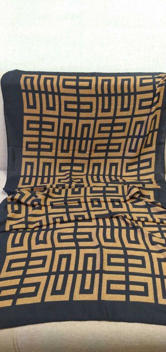 Шарф - палантин, хустка жіночі