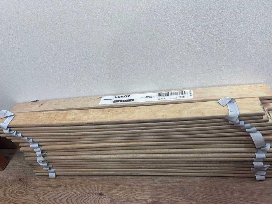 Estrado IKEA Luroy + trave Skorva