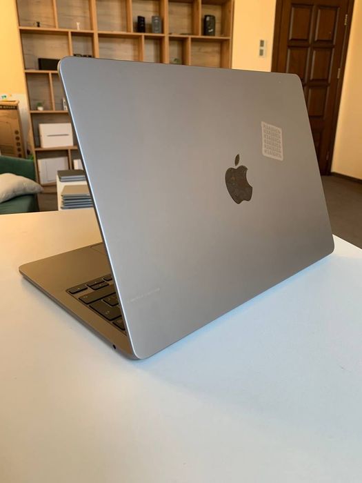 Ноутбук APPLE MACBOOK AIR 13″ 2022 Space Gray M2 8 RAM / 256 SSD