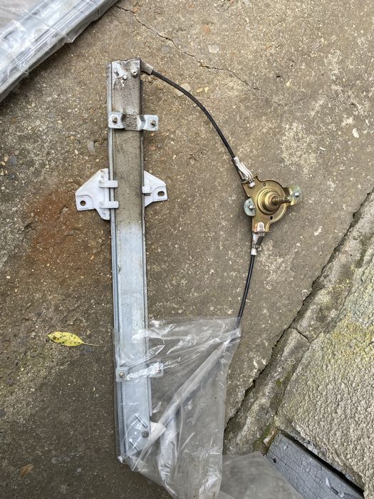 Передні склопідйомники Lanos