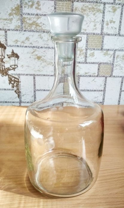 Графин стекляный