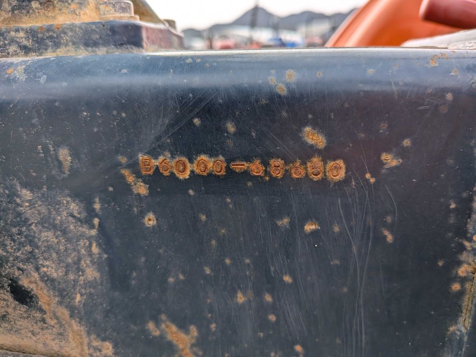 Kubota B6000D 13 KM 4x4 – kompaktowy japoński traktorek