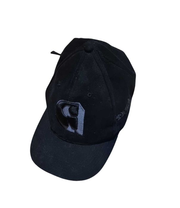 Czapka Genzie z autografem