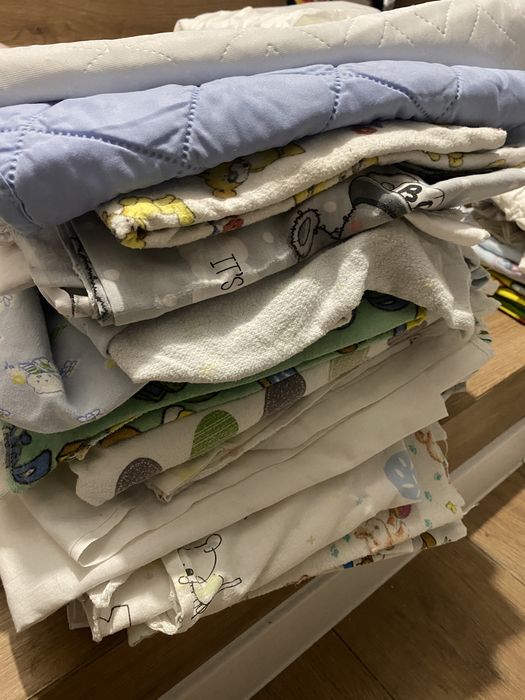 Продам пеленки, полотенця, постільну білизну для немовлят.