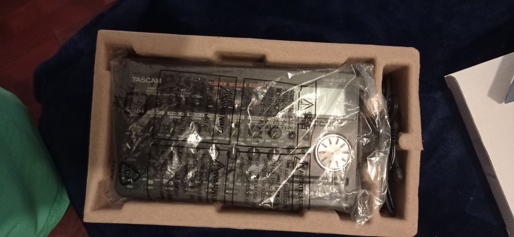 Gravador digital Tascam 8 faixas DP-008EX. Novo na caixa.