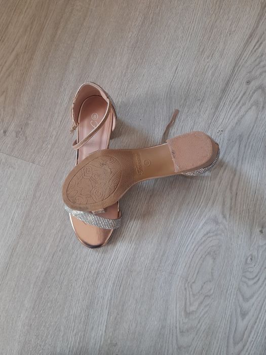 Sandalias como novas