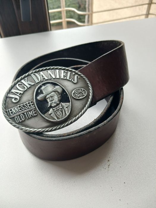 DACK DANIEL'S. Ремінь шкіряний з металевою номерною пряжкою, 105 см. Б/у