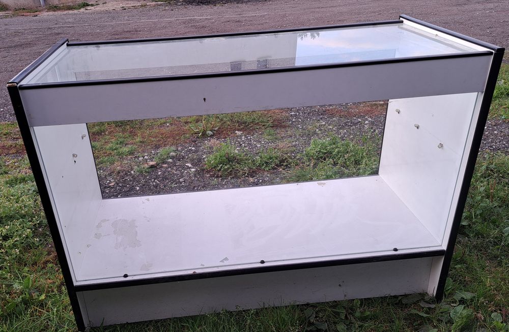 Lady sklepowe  przeszklone