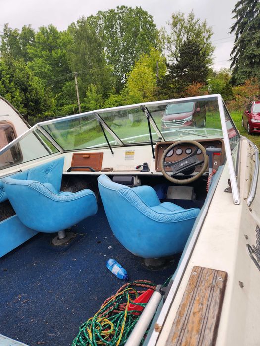 Łodź motorowa URANIA silnik zaburtowy yamacha 140 koni