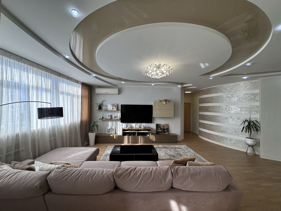 Сдам новострой 3 комнатную квартиру 150м2 ул. О.Яроша,22