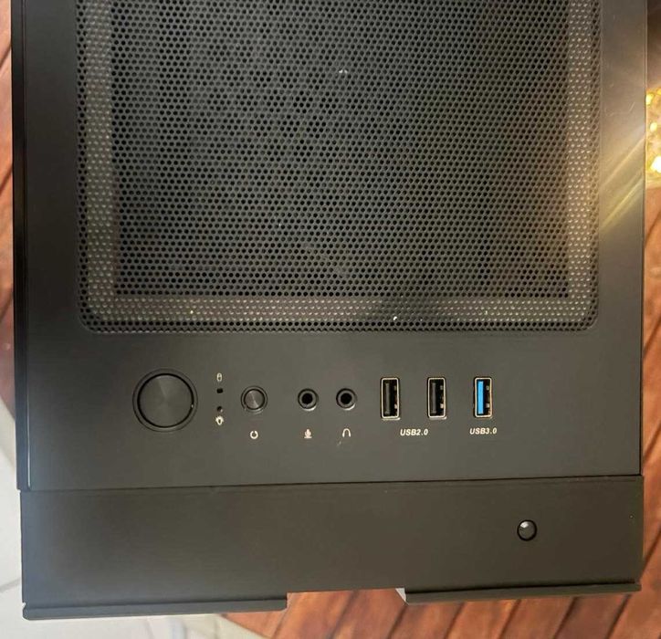 Caixa MSI Vampiric 010 RGB