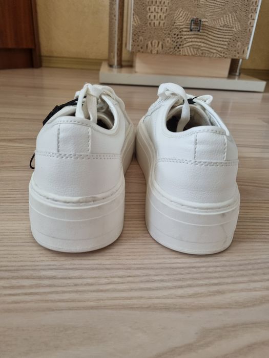 Кеди жіночі Zara, 41 розмір, нові.