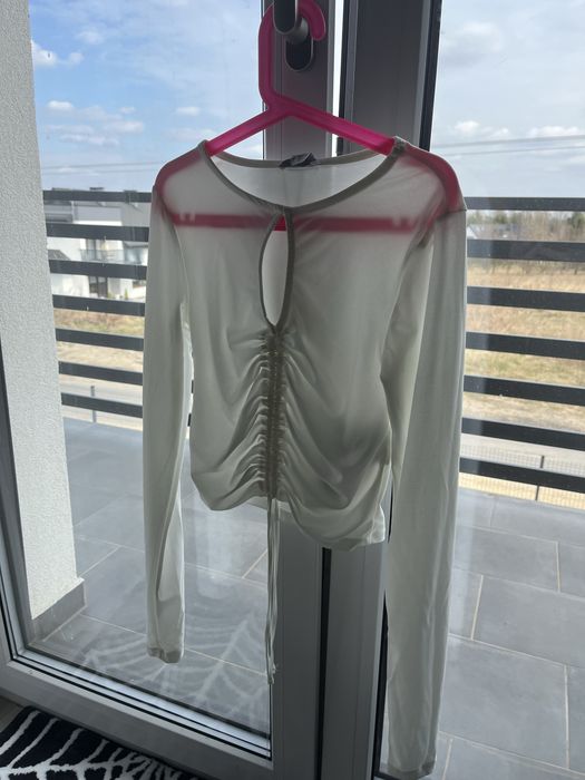 Obcisła elegancka bluzka