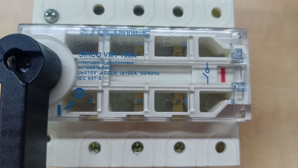 Rozłącznik izolacyjny Socomec VM1 100A