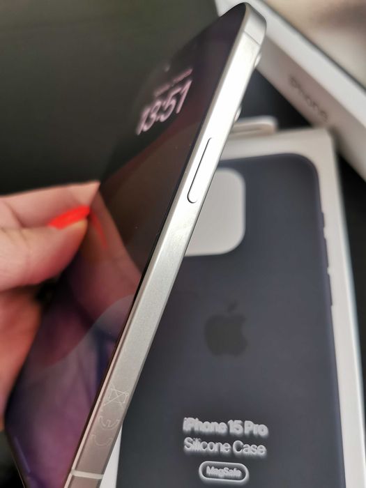 iPhone 15 pro 256 GB Tytan! Idealny do filmów i zdjęć, vlogowania