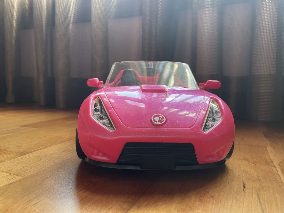 Carro descapotável da Barbie
