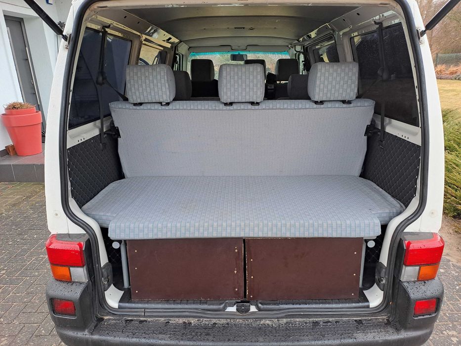 VW T4 Caravella 02r. 2,5tdi/88KM 9 osobowy (z możliwością spania)